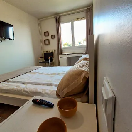 Private In Renovated - Tram 1 Min Walk Homestay szállás Nizza