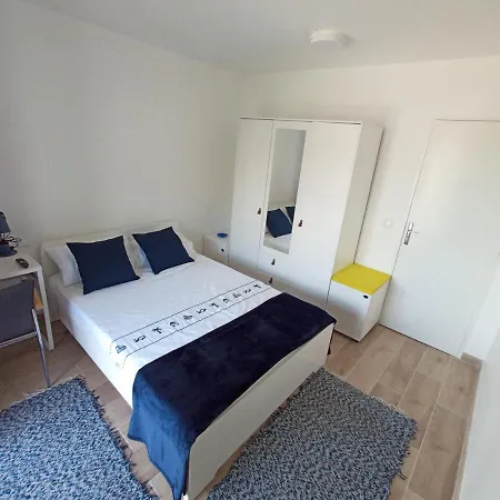 Homestay szállás Private In Renovated - Tram 1 Min Walk
