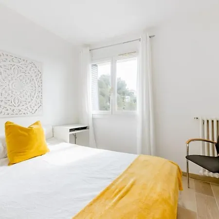 Private In Renovated - Tram 1 Min Walk Homestay szállás